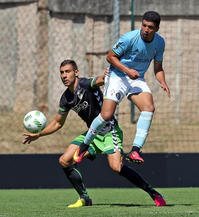 El filial celeste sumó su segundo empate consecutivo en lo que va de competición. Borja Iglesias marcó el primer gol del curso en Barreiro.