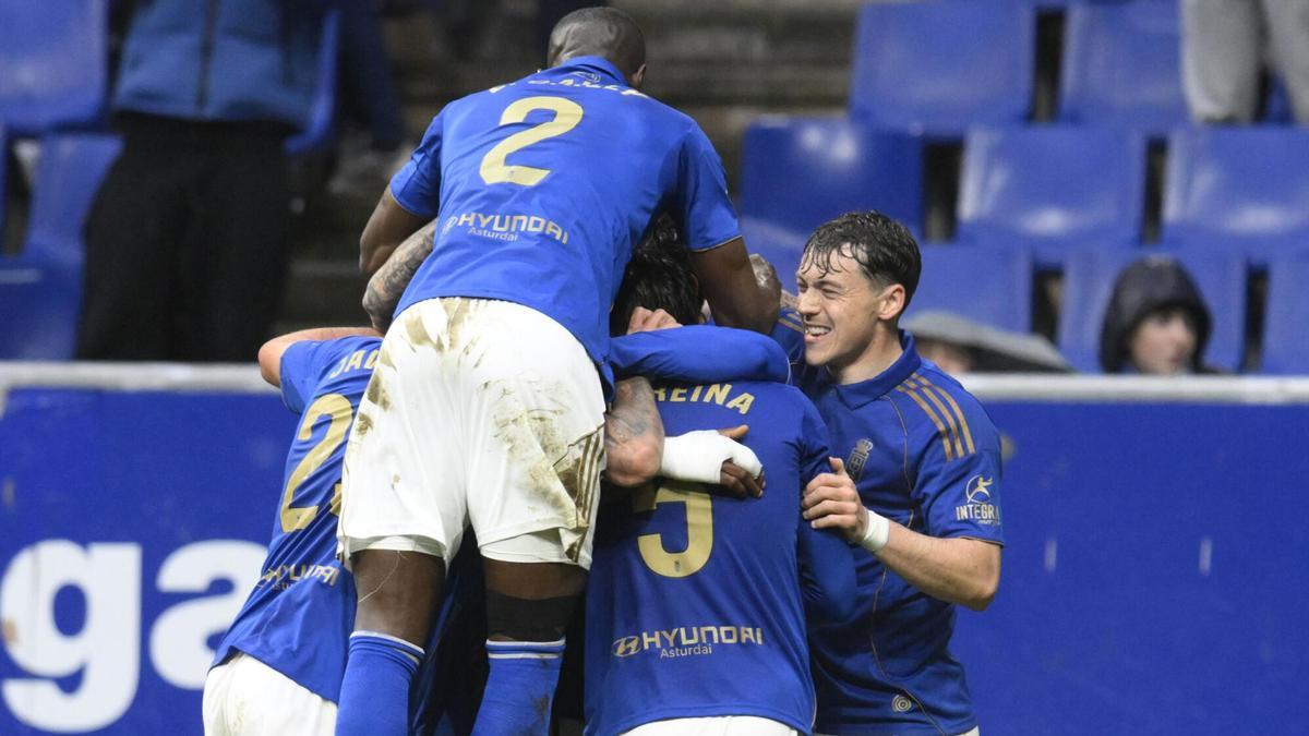 El Oviedo se da una alegría en casa y sigue soñando