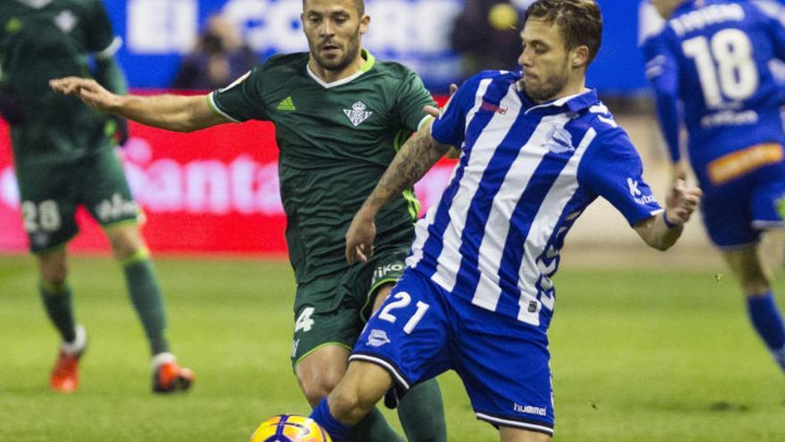 Kiko Femenía en el Alavés-Betis