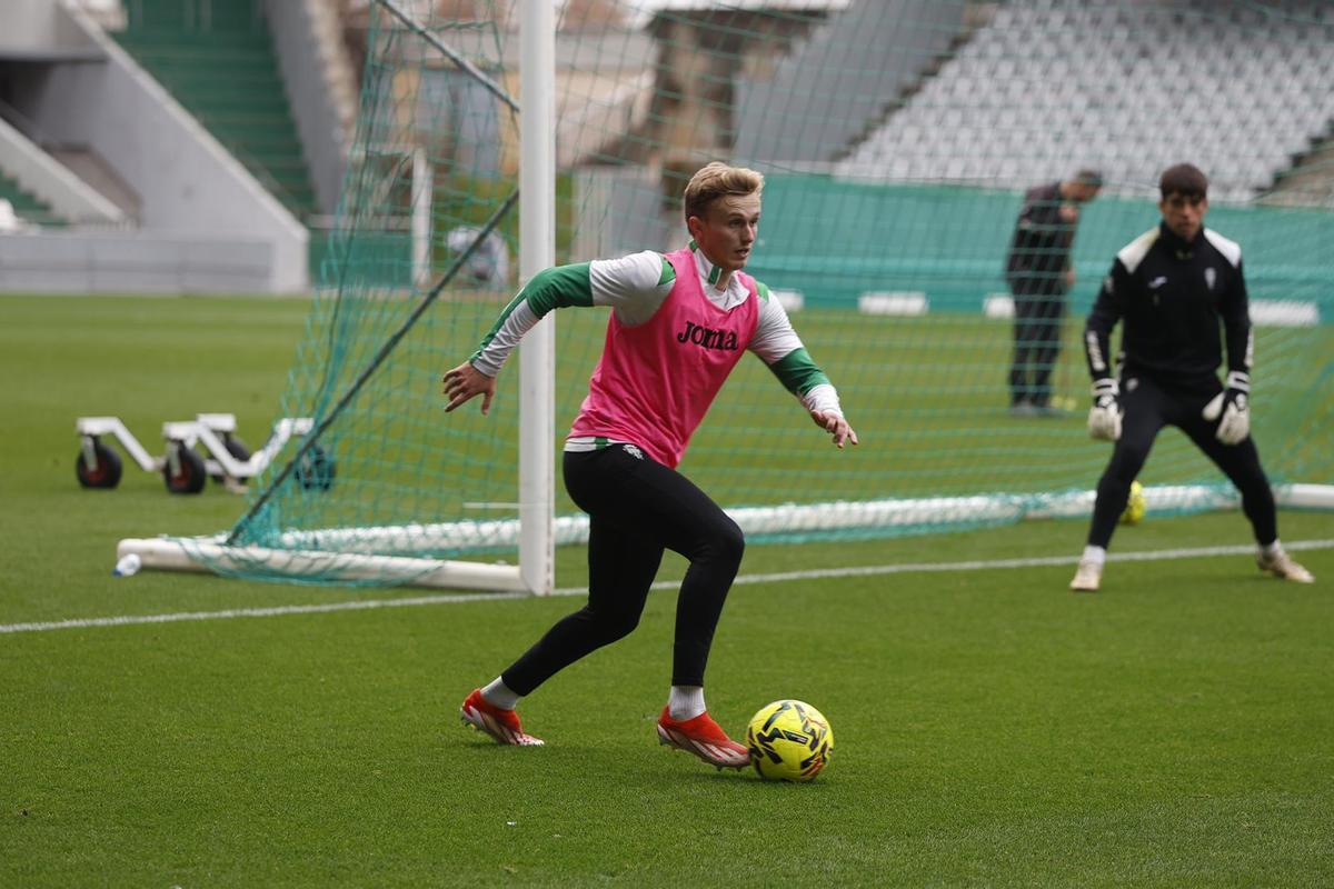 El primer entrenamiento del año del Córdoba en El Arcángel, en imágenes