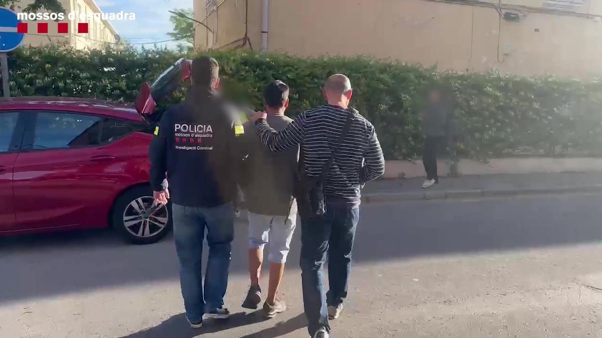 Imagen de uno de los detenidos en esta operación de Mossos