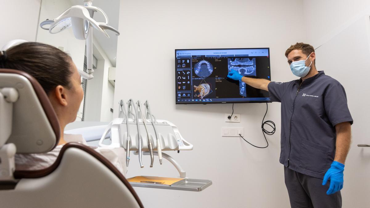 En Clínica Dental Crooke el paciente puede ver cómo va a quedar su sonrisa antes de ponerse en manos del equipo.