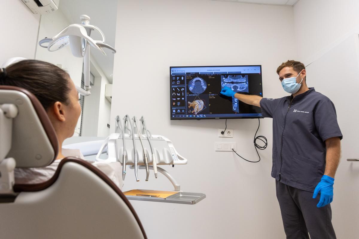 En Clínica Dental Crooke el paciente puede ver cómo va a quedar su sonrisa antes de ponerse en manos del equipo.