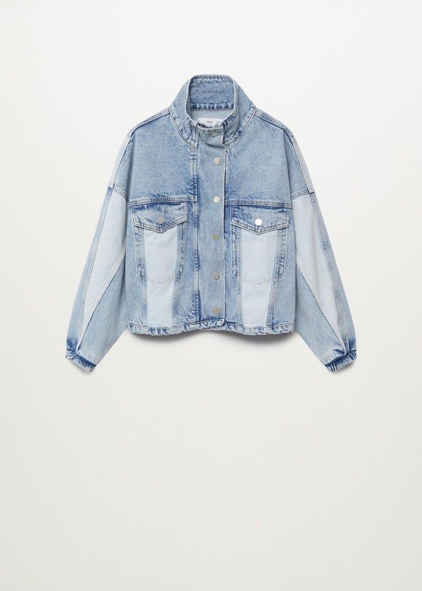 Cazadora oversize denim, de Mango (39,99 euros)