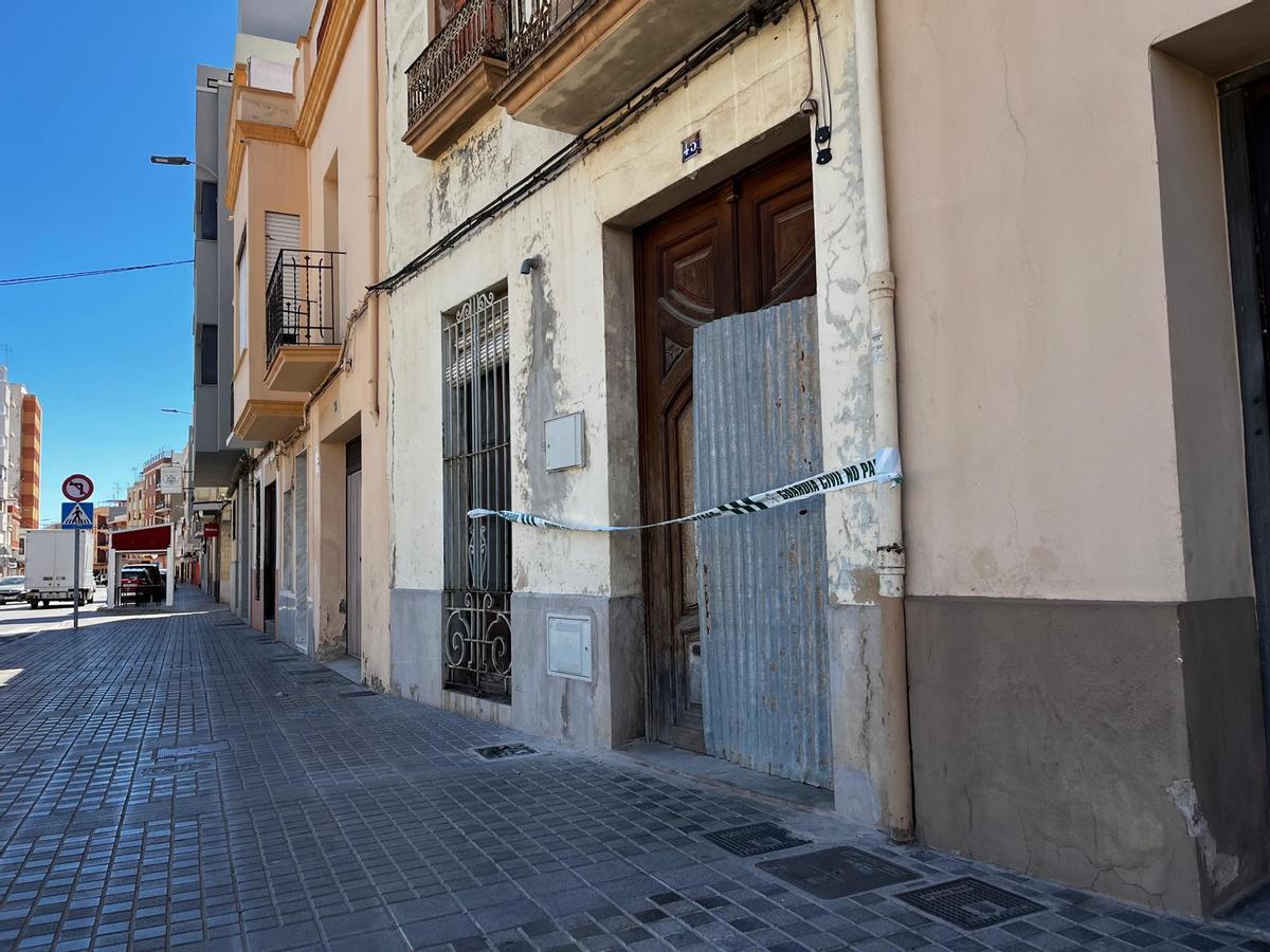 Una de las viviendas de Nules donde la Guardia Civil ha realizado la redada dentro de la operación.