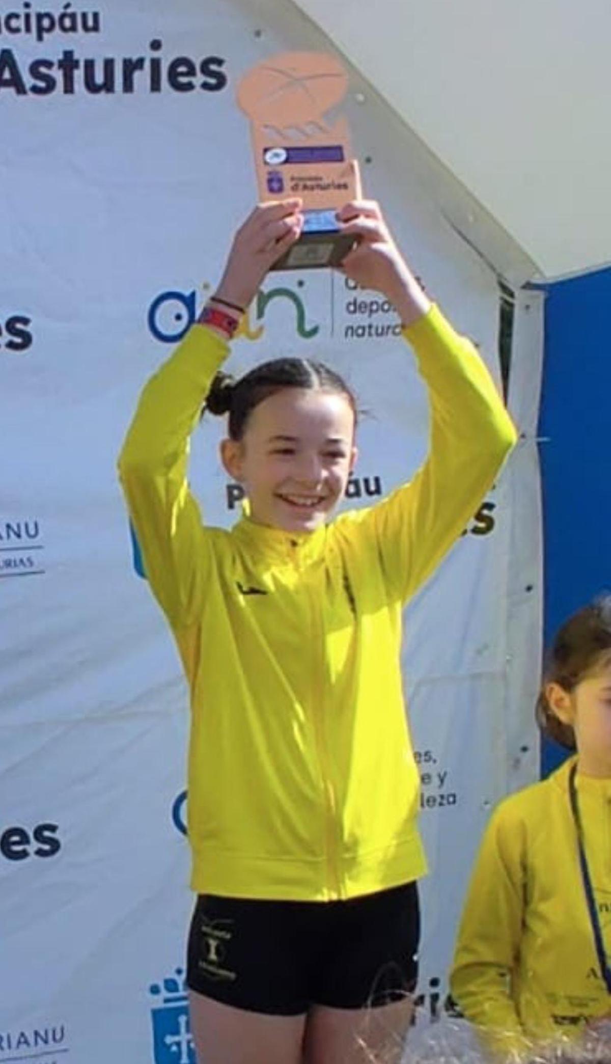 Olivia Prida Crespo, medalla de bronce sub12.jpeg