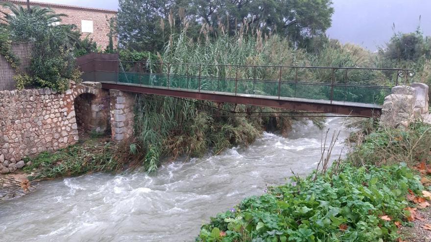 Blas causa inundaciones en sótanos, llena los torrentes y  provoca la caída de árboles