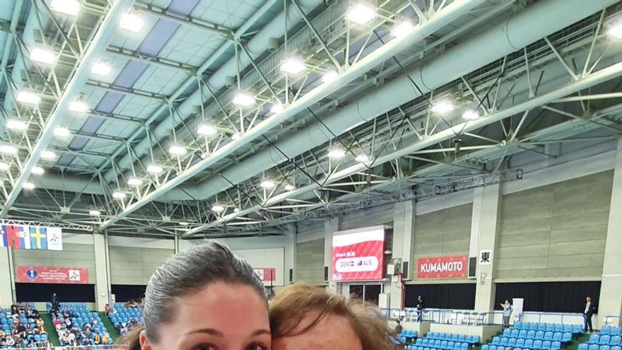 Sole López y Carmen Morales, ayer, en Japón, tras el entrenamiento.