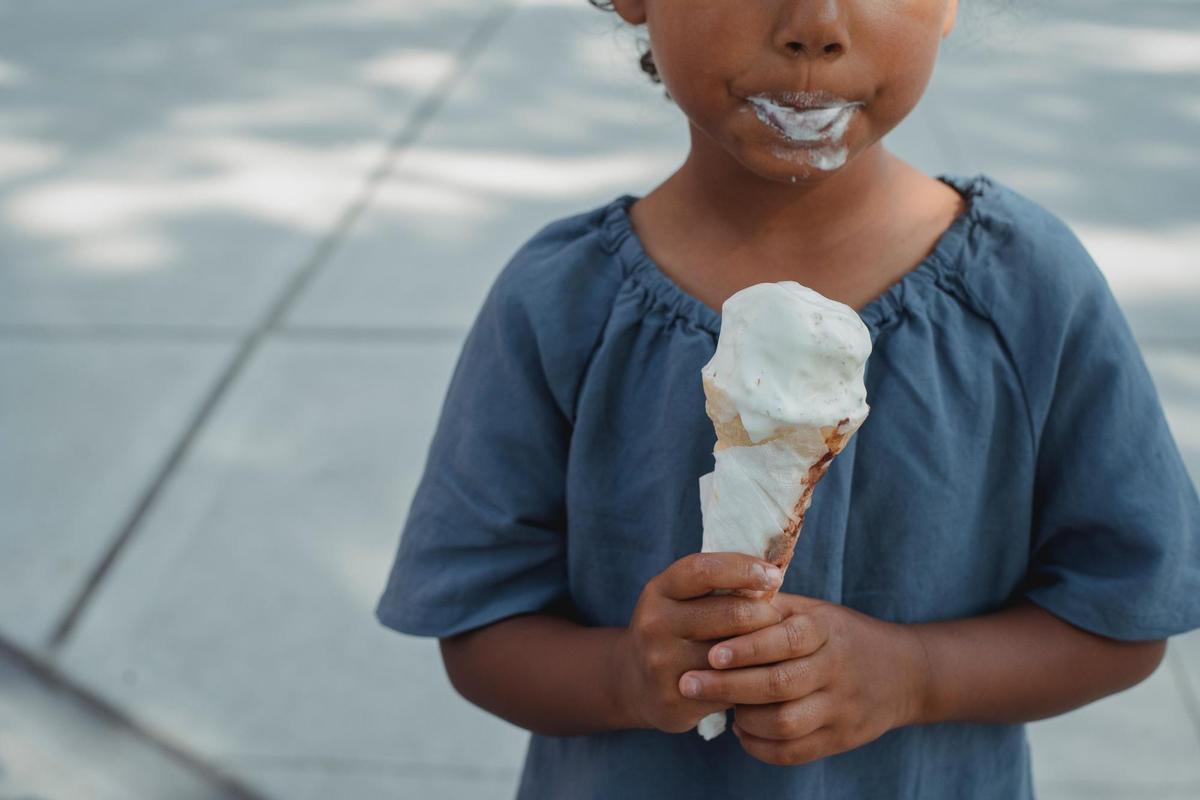 El consumo máximo de azúcares añadidos al día en los niños es de 25 gramos.