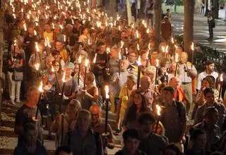 La 17a Marxa de Torxes de Manresa, en imatges