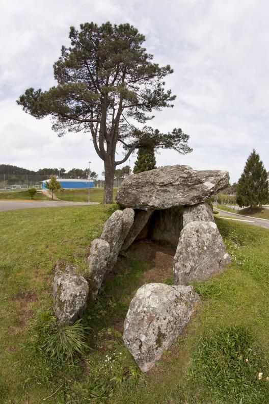 Dolmen de Meixoeiro, Mos (Neolítico).