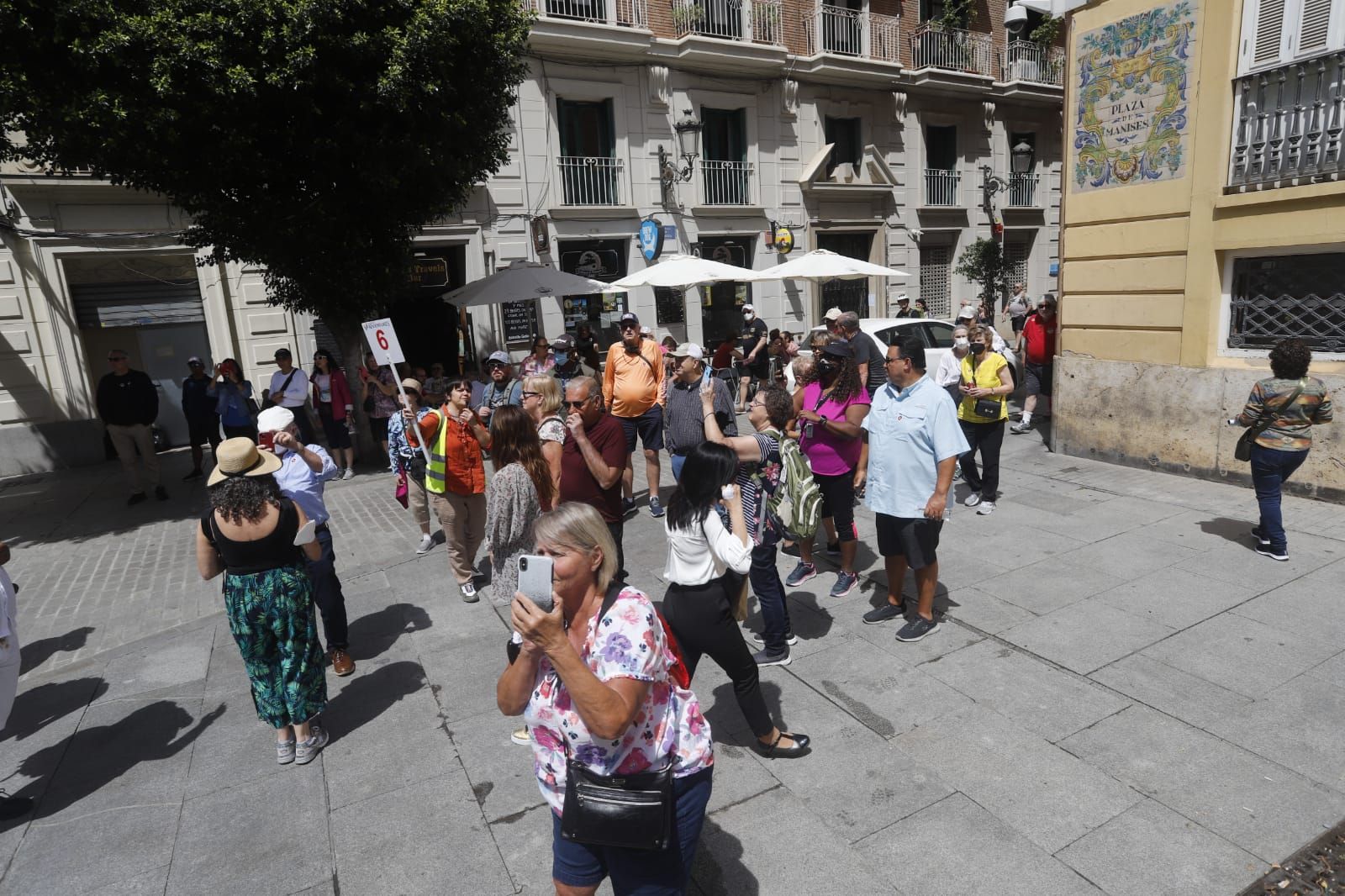 Desembarco de cruceristas en el centro de València