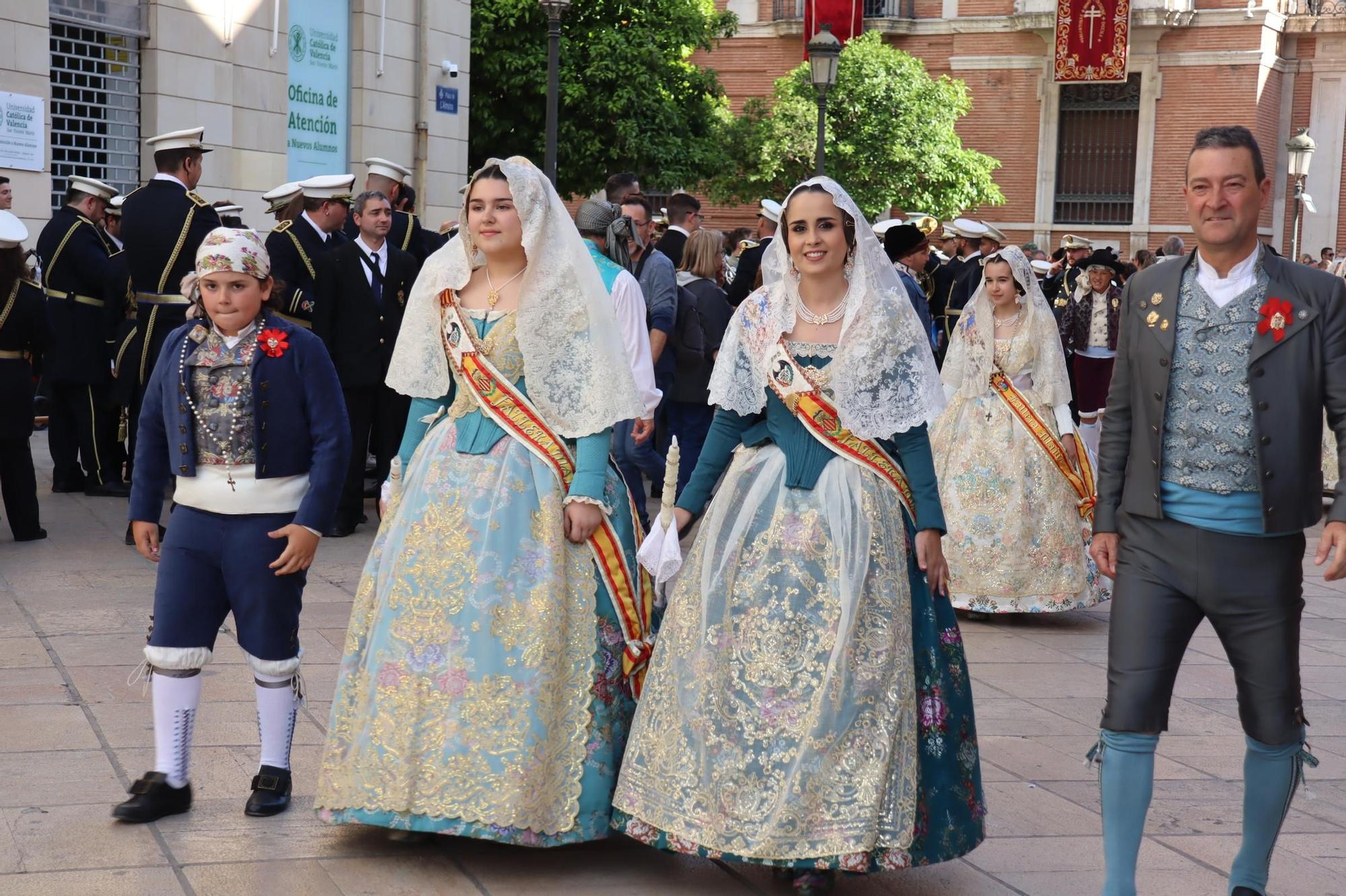 Comisiones de falla en la Procesión de la Virgen (2/5)