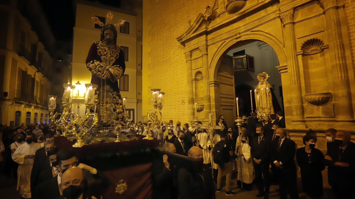 Madrugada de traslados para la veneración 'El Verbo Encarnado' en la Catedral