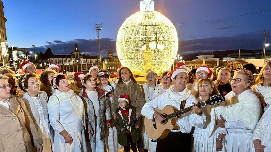 Encendido del alumbrado navideño en Marín con &quot;Máis Cantos&quot;