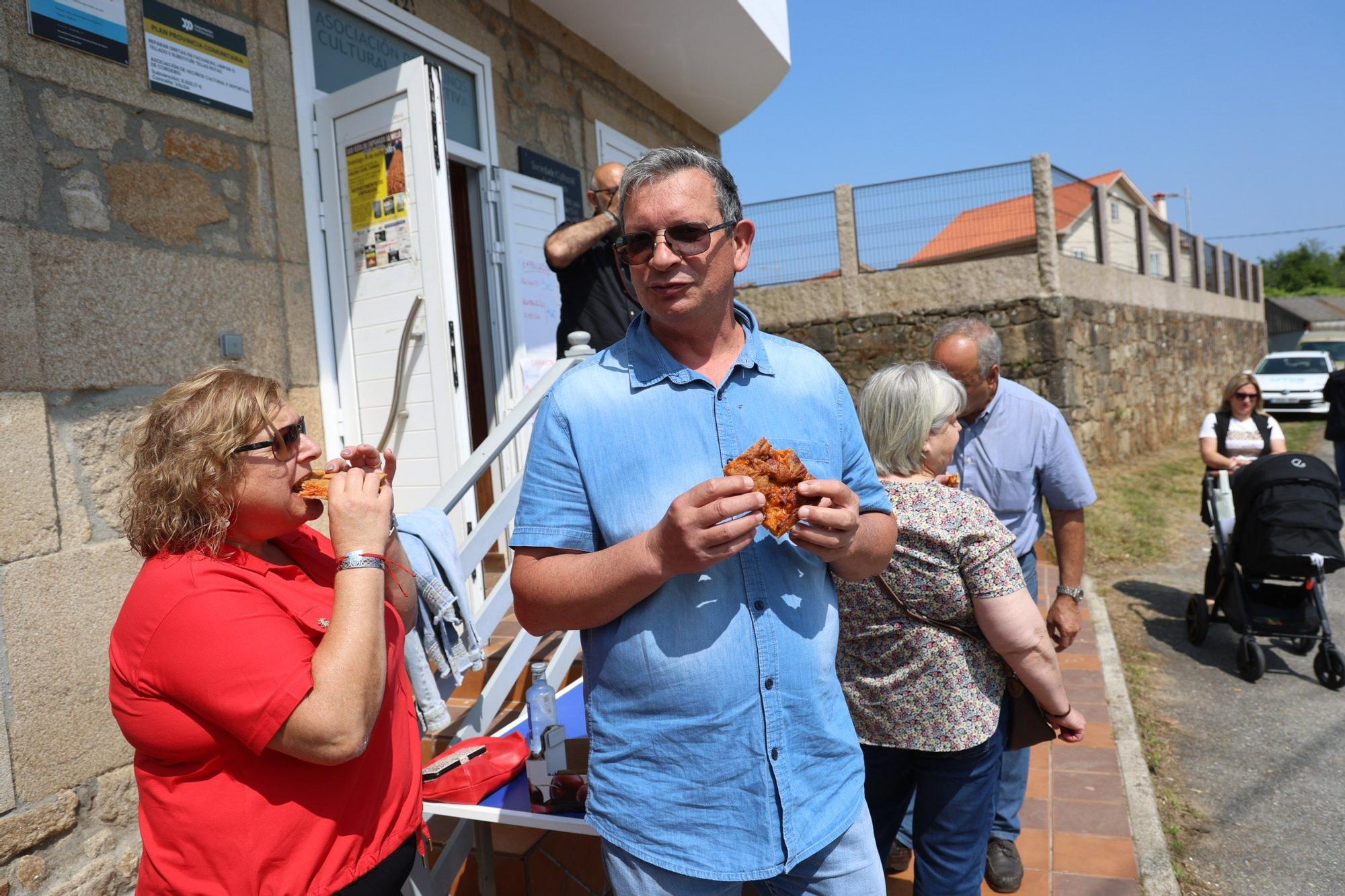 Asistentes a la Festa da Empanada de Millo de Cordeiro.