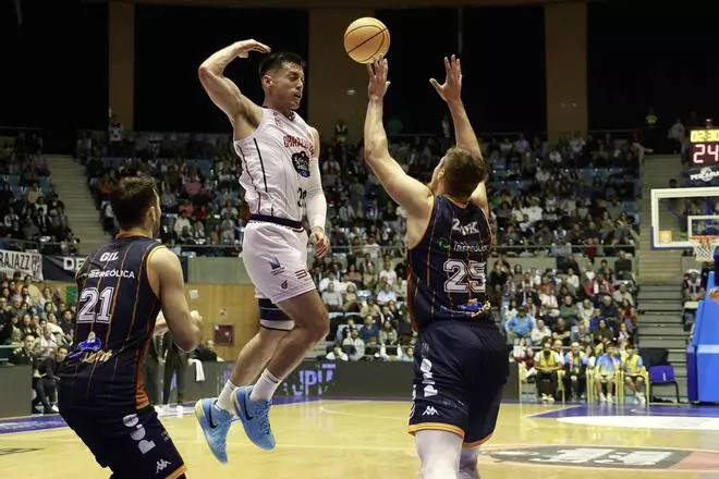 El Monbus Obradoiro - Tizona Burgos, en imágenes