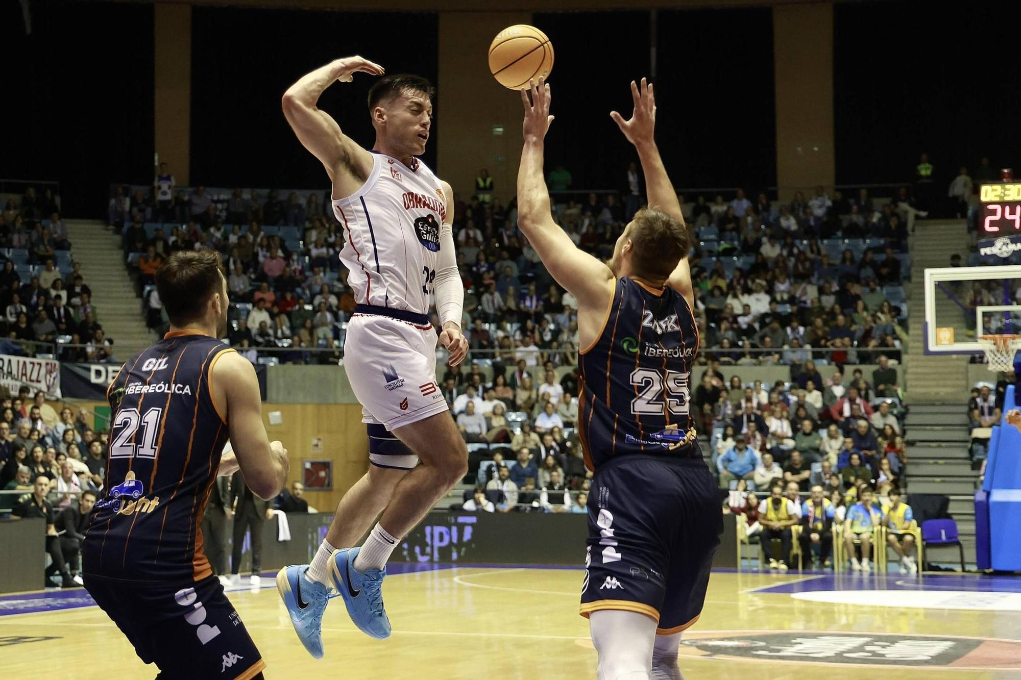 El Monbus Obradoiro - Tizona Burgos, en imágenes