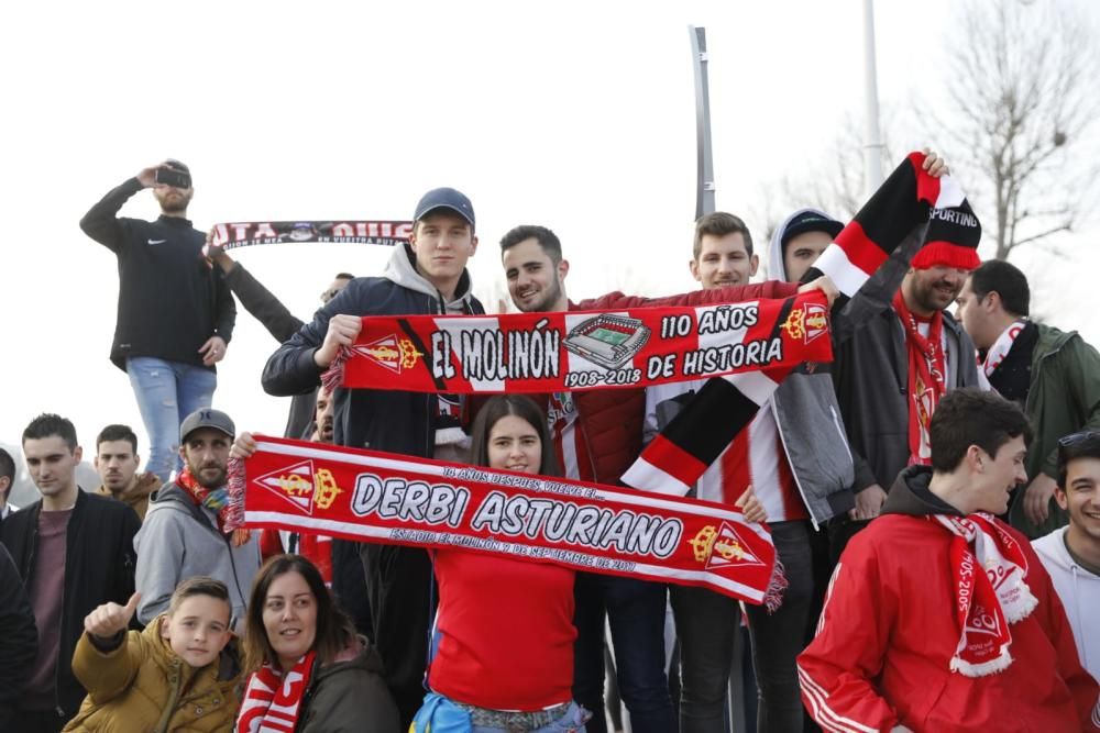 El partidazo de Asturias: La afición abarrota los alrededores de El Molinón