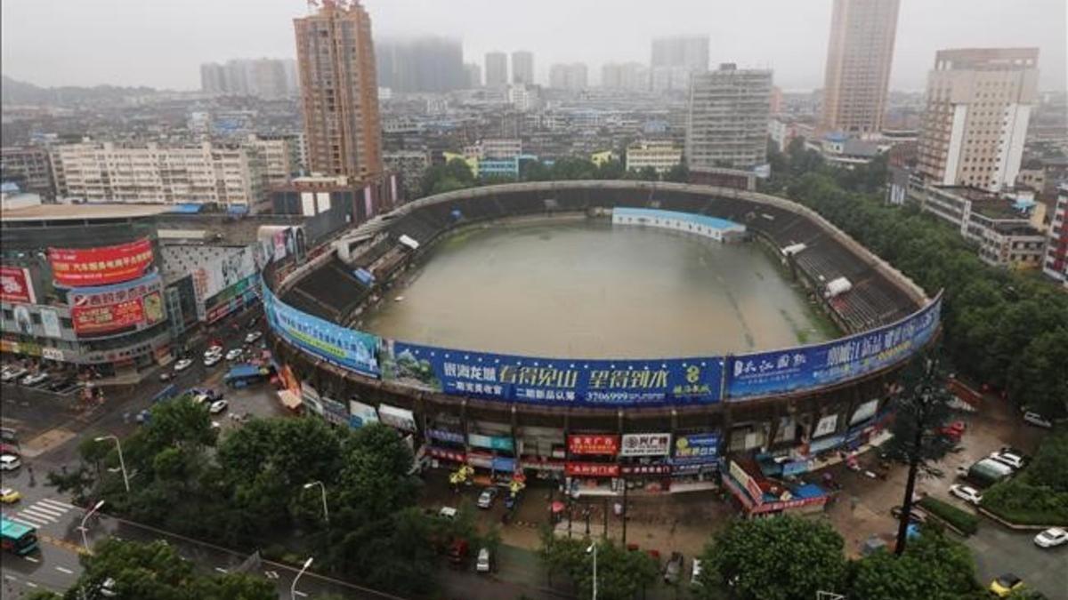 El estadio de la ciudad de Hubei parace una &quot;bañera gigante&quot;.