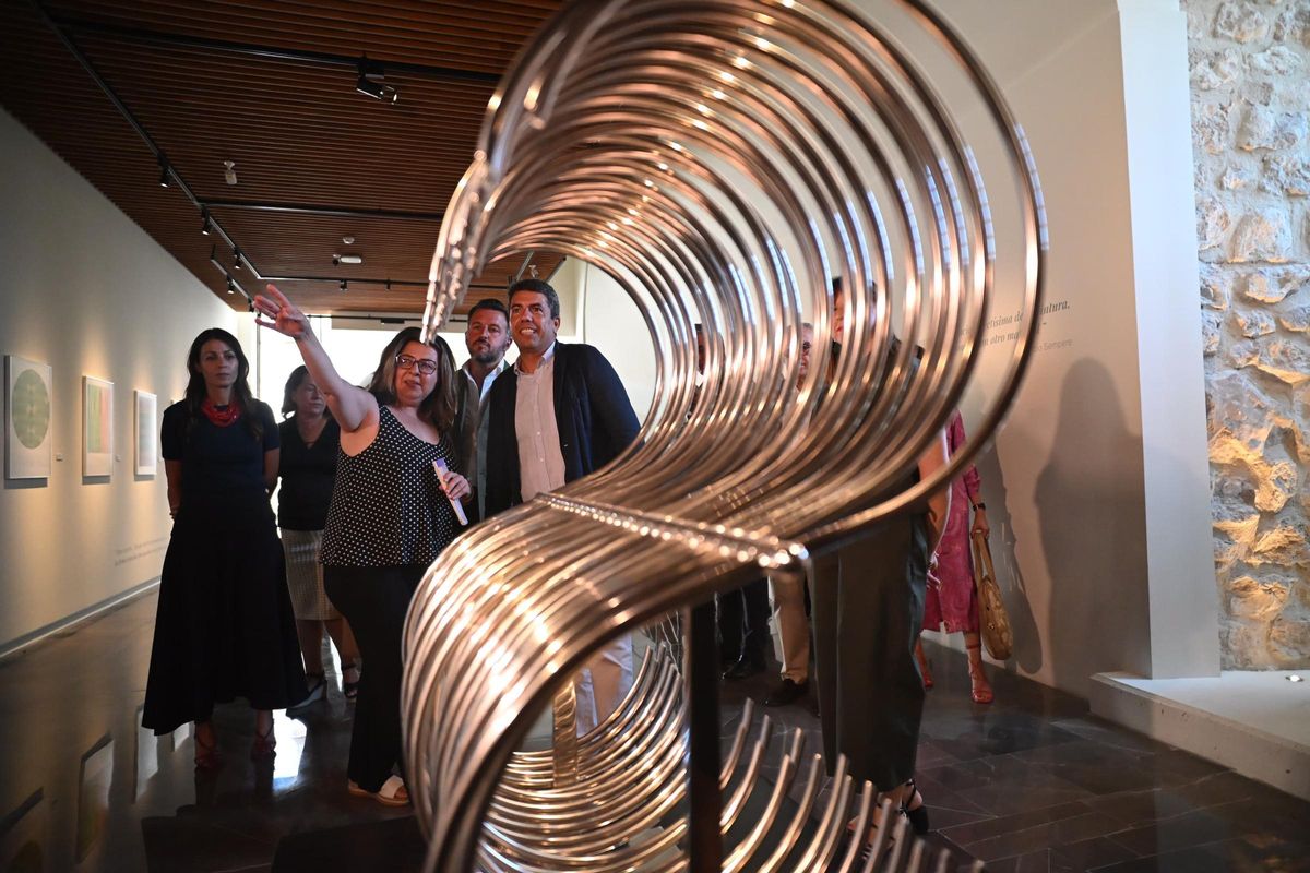 Uno de los trabajos geométricos de Eusebio Sempere expuestos en el Palacio de Altamira