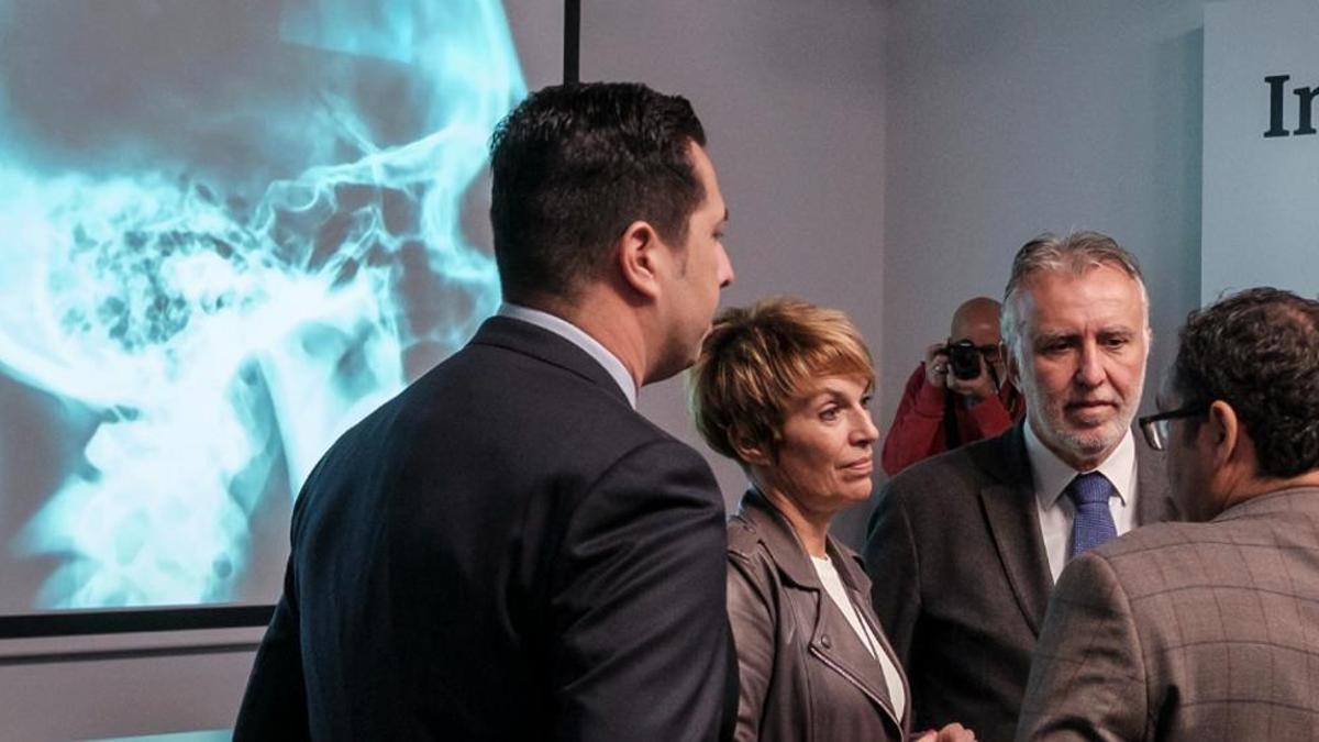 Ángel Víctor Torres y Elena Máñez en la inauguración de la nueva sede Dirección General de Trabajo