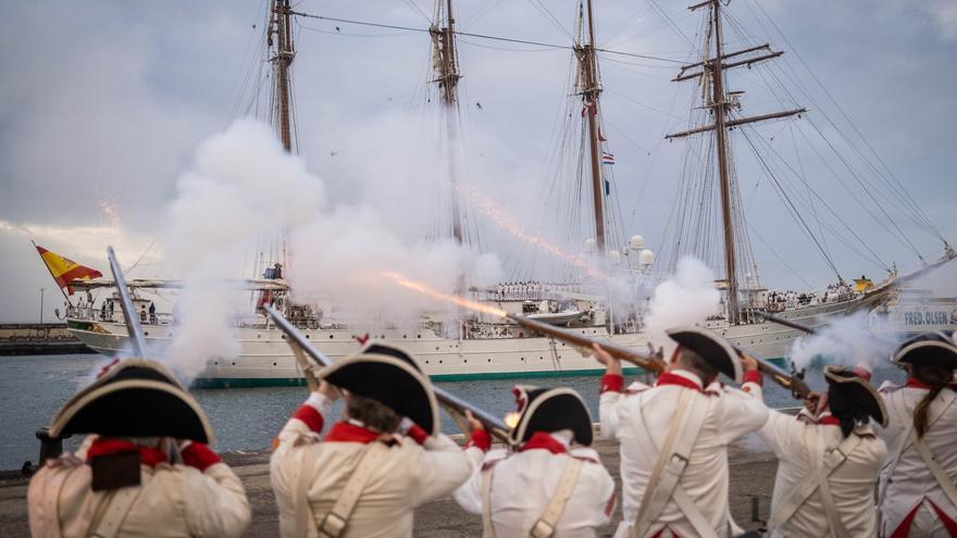 Honores de Gesta para el ‘Elcano’