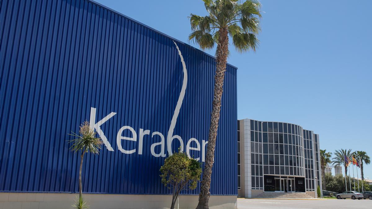 Exterior de la planta de Keraben, en Nules.