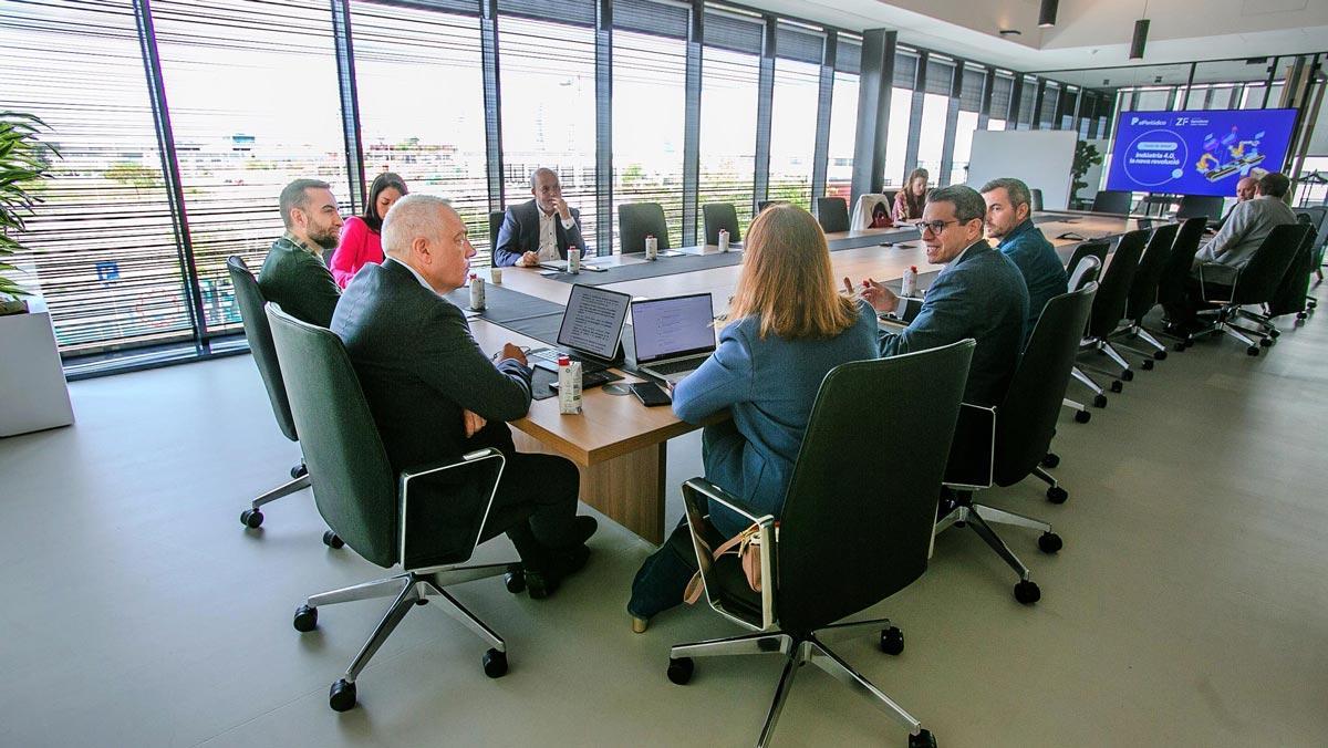 Instante de la conversación mantenida en la mesa redonda.