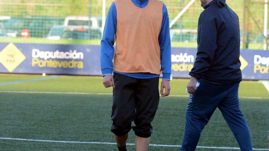 Ramón Verdú, durante un entrenamiento del Pontevedra. // Rafa Vázquez