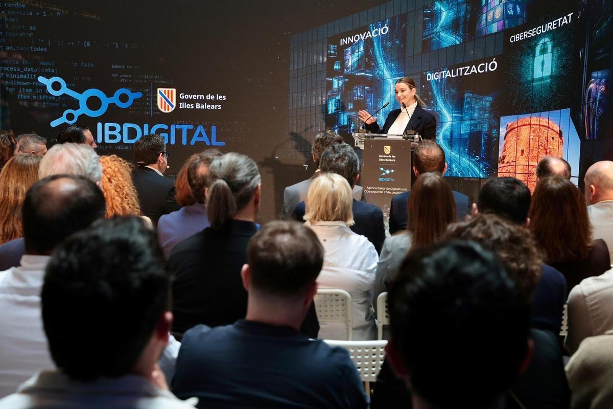 La presidenta del Govern, Marga Prohens, durante la presentación de IB Digital esta mañana