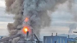 Incendio del horno alto A de ArcelorMittal en Veriña, el pasado 23 de marzo.