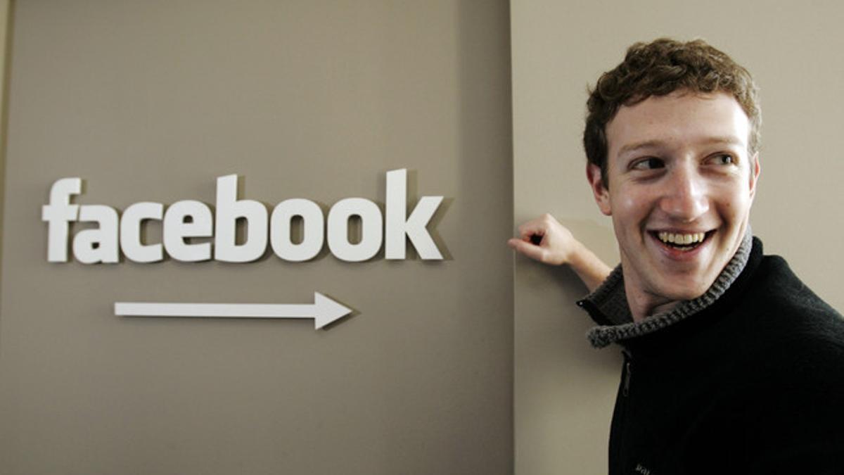 El creador de Facebook, Mark Zuckerberg, en su despacho de Palo Alto (California), en una imagen de archivo.