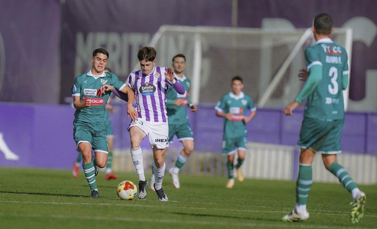 Un momento del partido de la primera vuelta disputado en Valladolid. | FDV