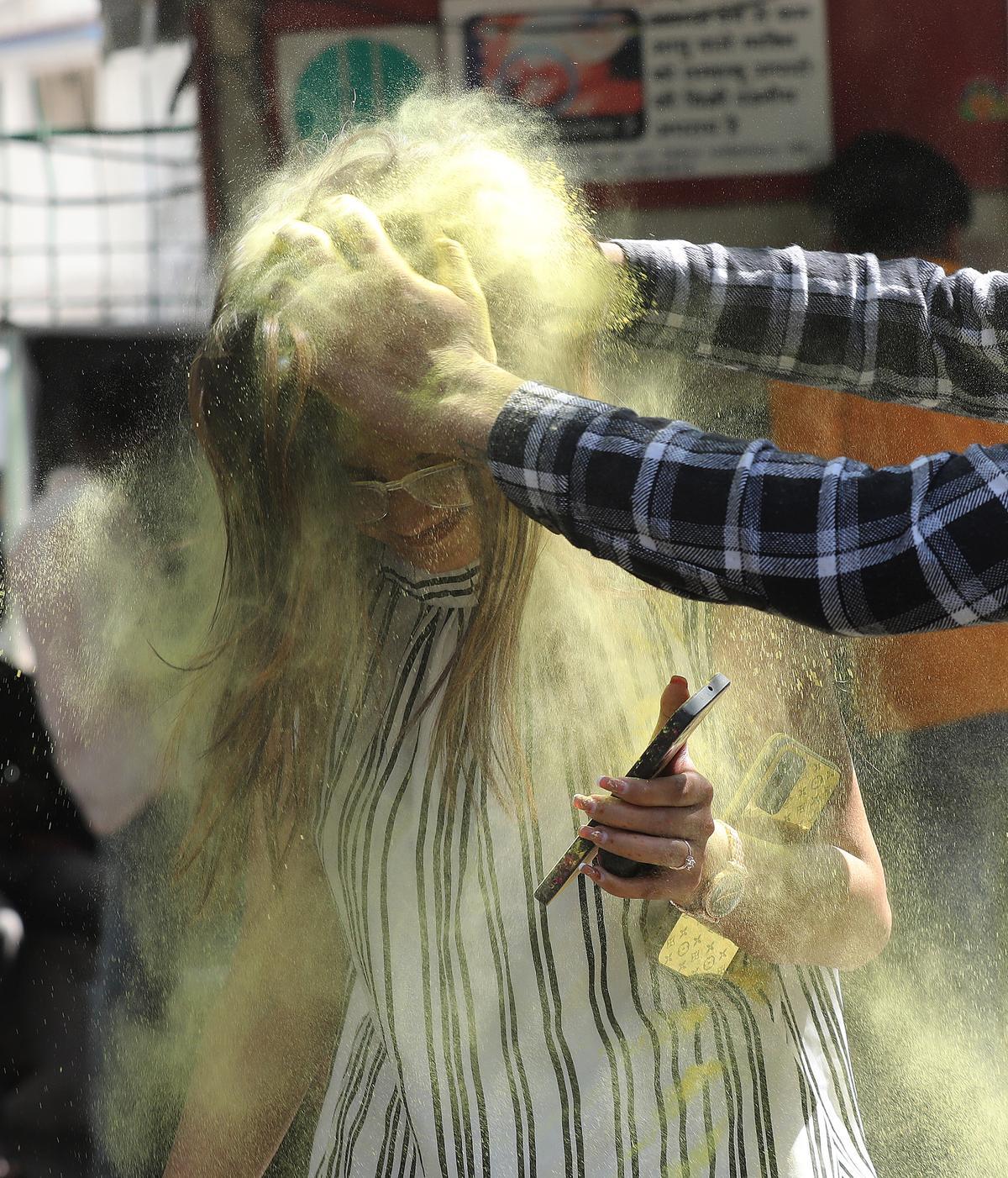 Celebración del festival Holi en Nueva Delhi