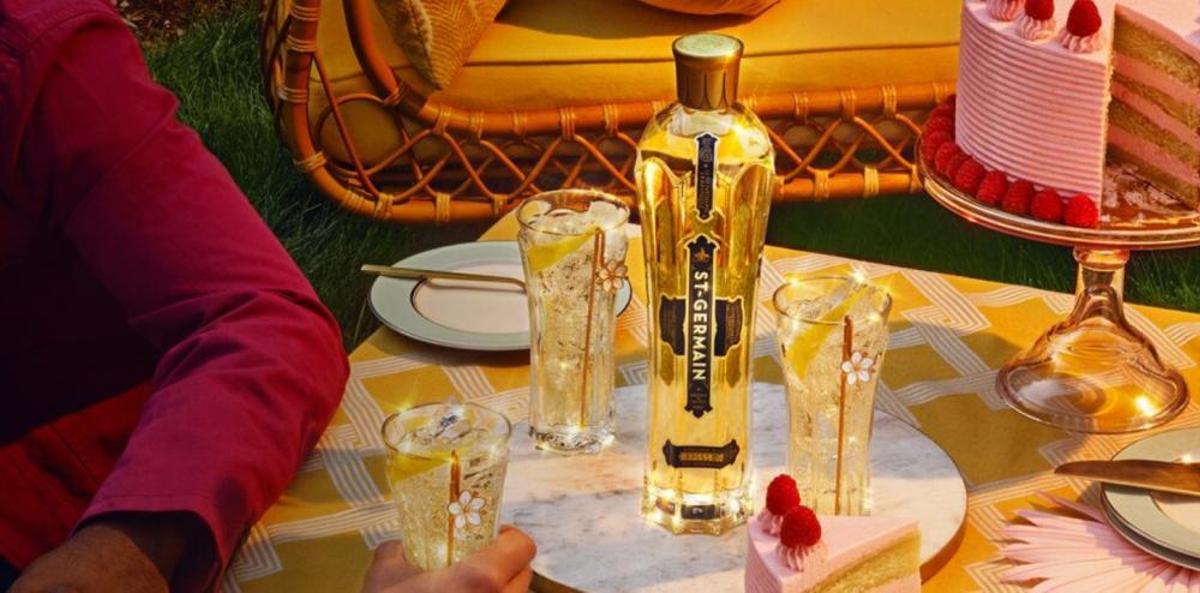 Cada botella de St-Germain contiene la esencia de 1.000 flores de saúco