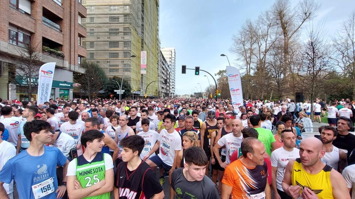 Participantes en la San Silvestre de 2022 en Gijón