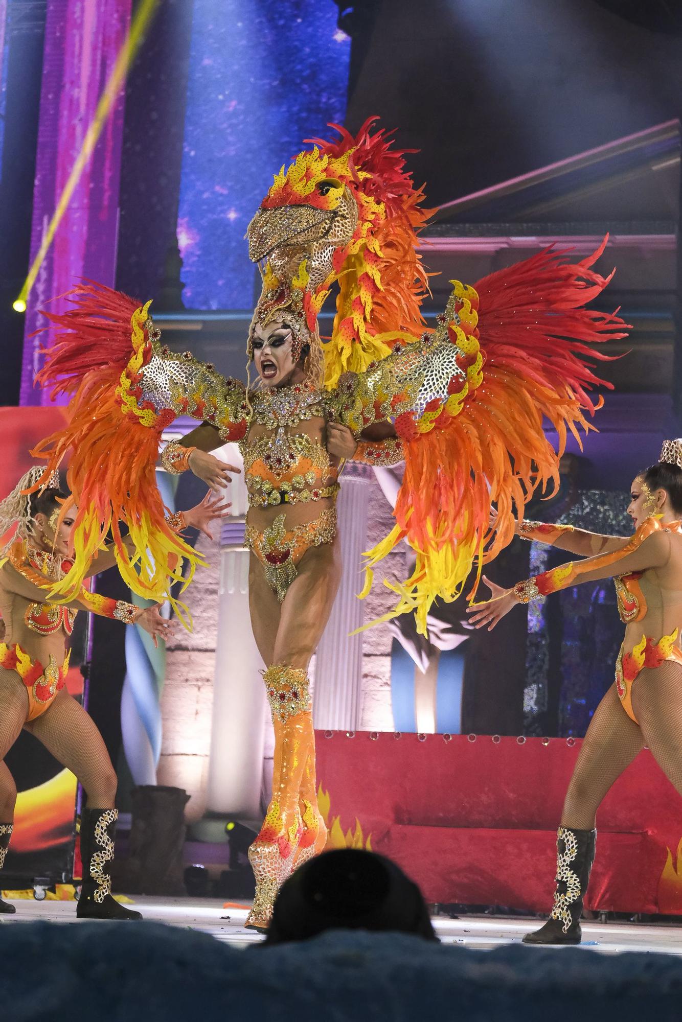 Actuación de Drag Orión en la Gala Drag del Carnaval de Las Palmas 2022