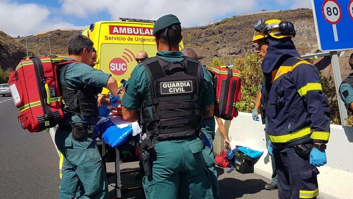 Un hombre se precipita por el Puente de Silva.