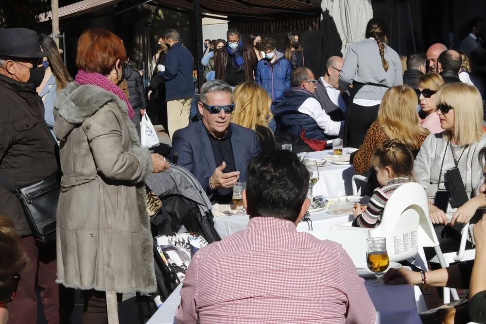 Algunos murcianos no perdonan su visita a la Plaza de las Flores para despedir el año