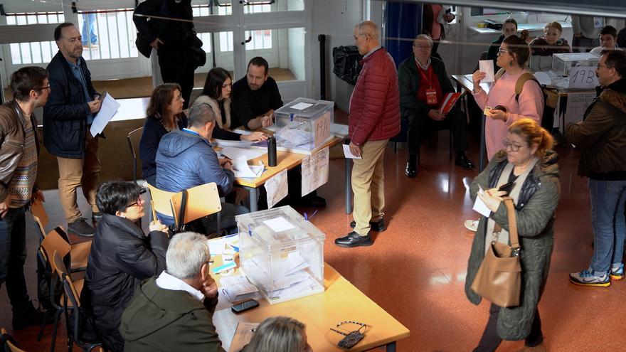 Así se vive la jornada electoral en Santiago