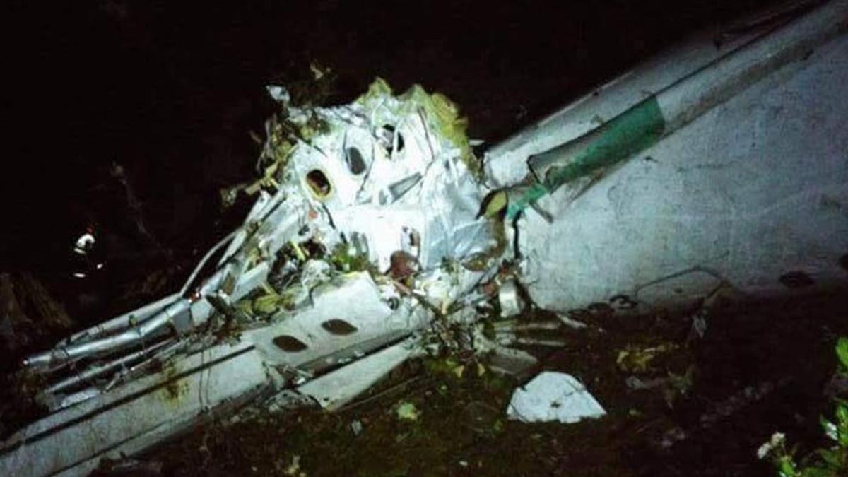 Por Twitter empiezan a circular imágenes de la aeronave accidentada