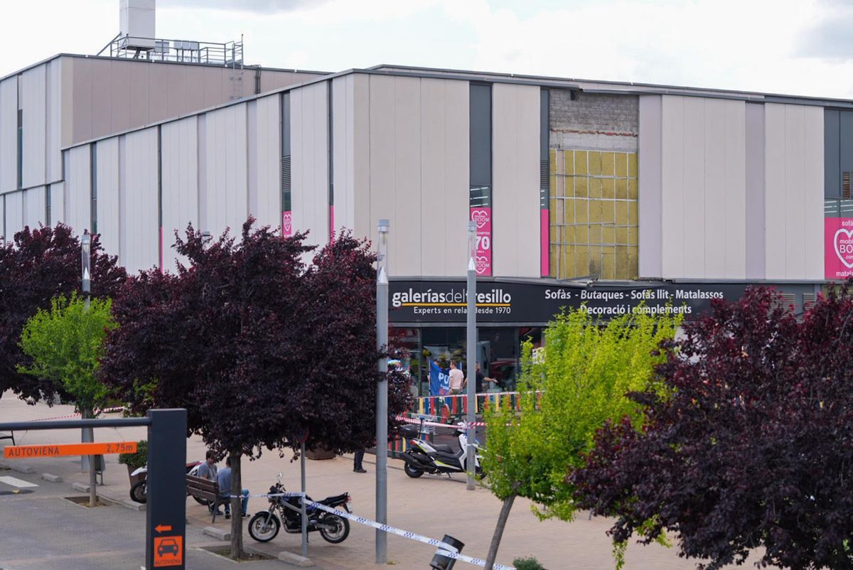 Un muerto por el derrumbe en el Centro Comercial de Sabadell