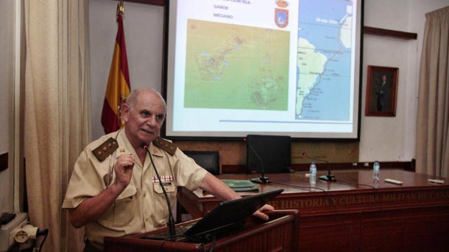 Jesús Castillo Culsán es director del Archivo Intermedio Militar de Canarias (AIMC) e investigador. Destaca la grandeza de la expedición culminada por Elcano.