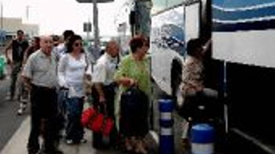 Renfe realiza el recorrido total a Teruel en autobús a partir de hoy[tfirma.072]RUBEN CRISTOBALZARAGOZA