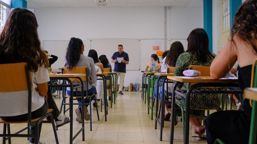 Cientos de docentes interinos en Canarias se quedan sin destino para el próximo curso