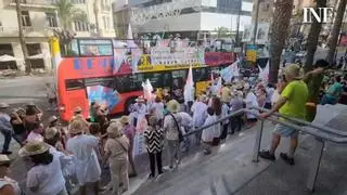 "Con bata y ojeras, así es como te operan": el grito de los médicos en Alicante