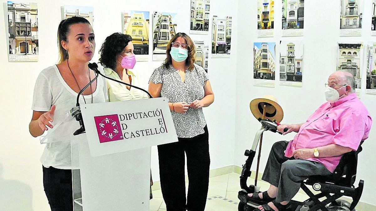 Tania Baños, durante la presentación de la muestra que recoge la historia de la capital.