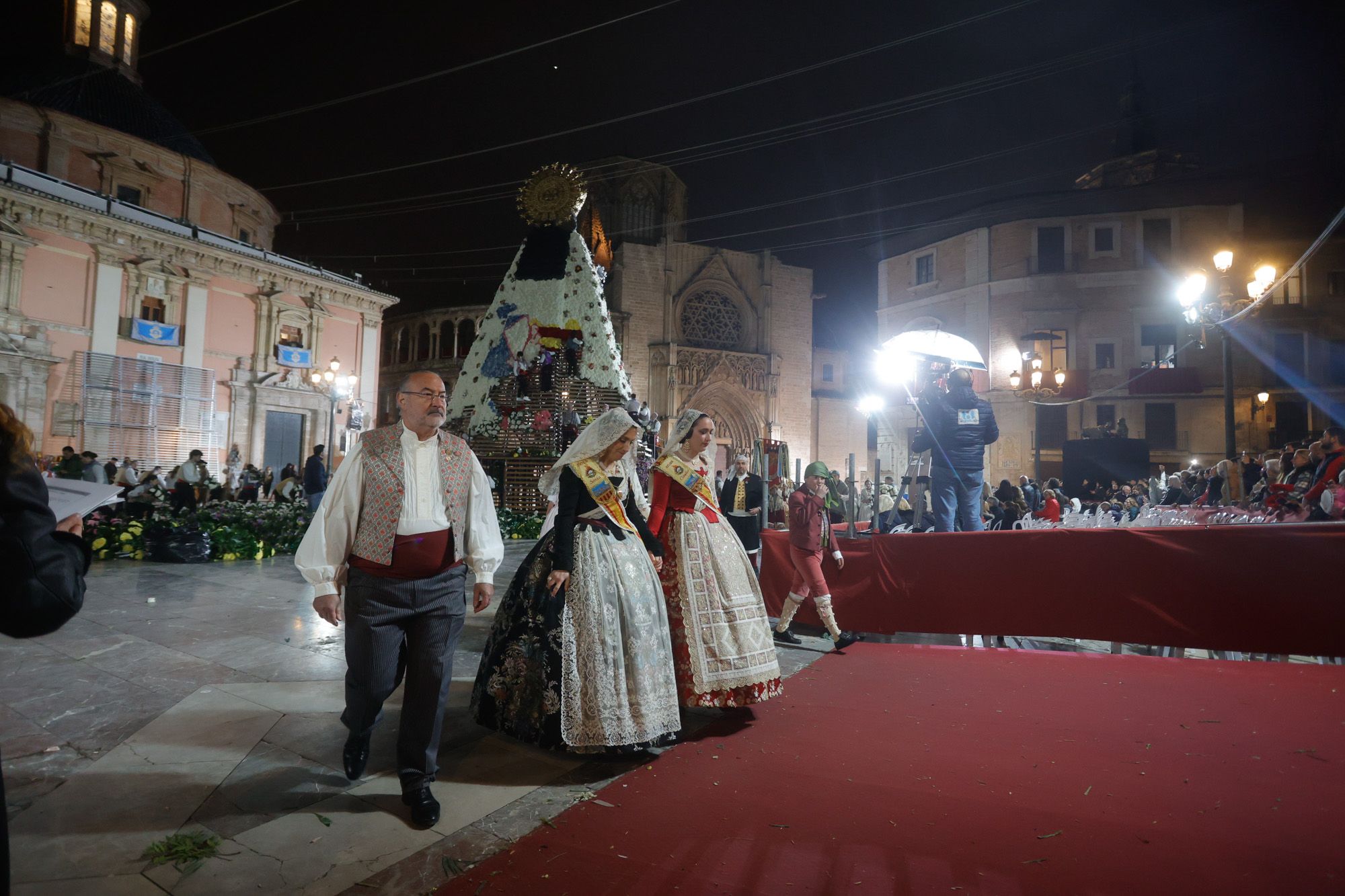 Todas las fotos de la Ofrenda del 17 de marzo por la calle San Vicente de 21:00 a 22:00 horas