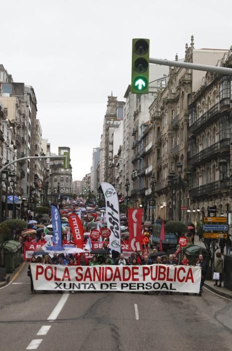 Miles de manifestantes piden una sanidad pública de calidad // Alba Villar